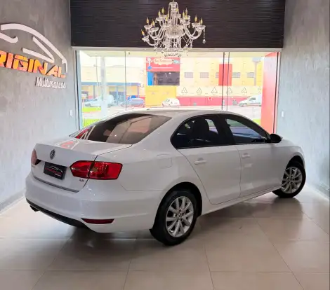 VOLKSWAGEN-JETTA-2014