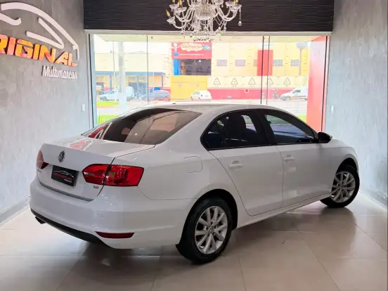 VOLKSWAGEN-JETTA-2.0 COMFORTLINE FLEX 4P TIPTRONIC VOLKSWAGEN-JETTA-2014