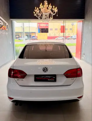 VOLKSWAGEN-JETTA-2014