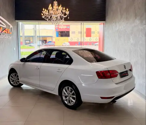 VOLKSWAGEN-JETTA-2014
