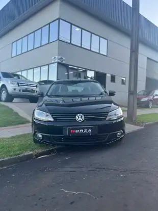 VOLKSWAGEN-JETTA-2011