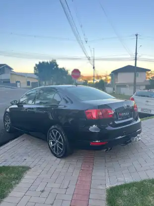 VOLKSWAGEN-JETTA-2011