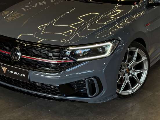 VOLKSWAGEN-JETTA-2023