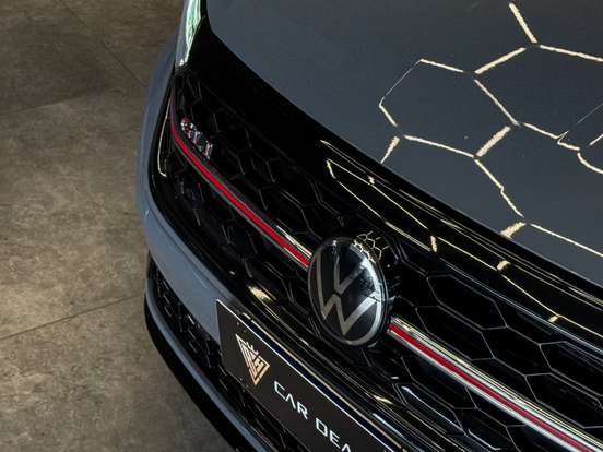 VOLKSWAGEN-JETTA-2023