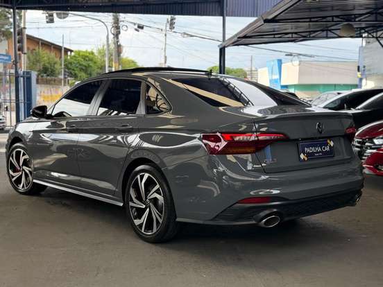 VOLKSWAGEN-JETTA-2023