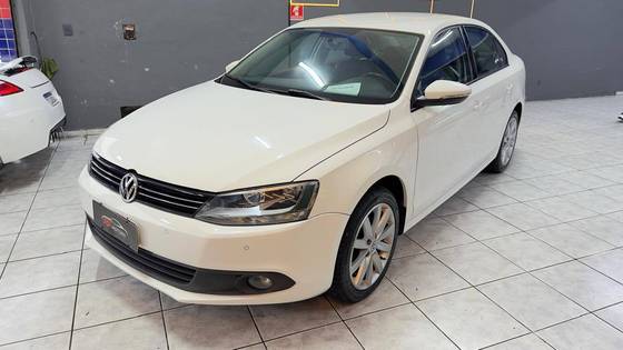 VOLKSWAGEN JETTA 2.0 COMFORTLINE FLEX 4P TIPTRONIC