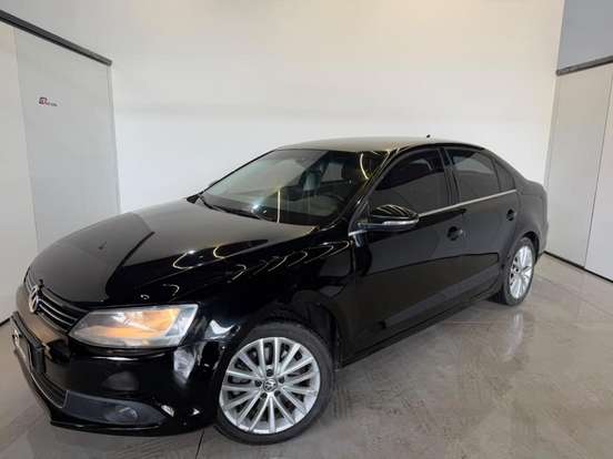 VOLKSWAGEN-JETTA-2012
