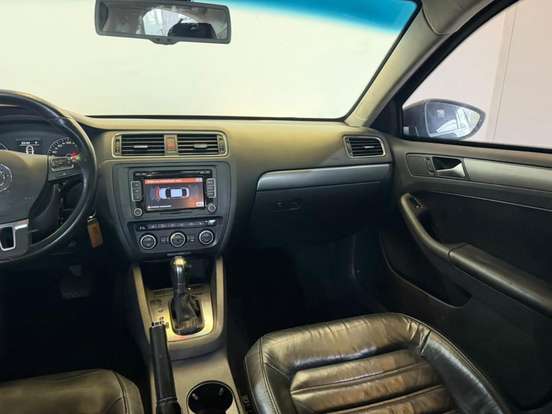 VOLKSWAGEN-JETTA-2.0 COMFORTLINE FLEX 4P TIPTRONIC VOLKSWAGEN-JETTA-2012
