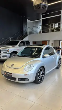 VOLKSWAGEN NEW BEETLE 2.0 MI 8V GASOLINA 2P AUTOMÁTICO