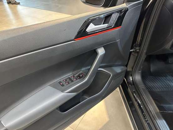 VOLKSWAGEN-NIVUS-1.0 200 TSI TOTAL FLEX HIGHLINE AUTOMÁTICO VOLKSWAGEN-NIVUS-2020