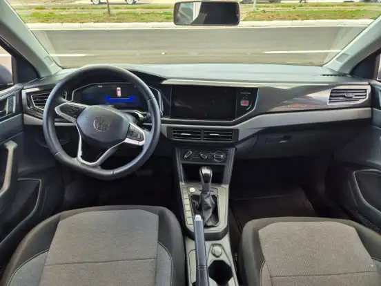 VOLKSWAGEN-POLO-2024