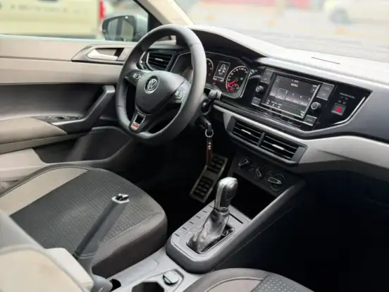 VOLKSWAGEN-POLO-1.0 200 TSI COMFORTLINE AUTOMÁTICO VOLKSWAGEN-POLO-2018
