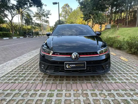VOLKSWAGEN-POLO-2023