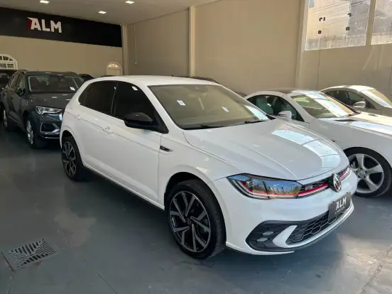 VOLKSWAGEN-POLO-2024