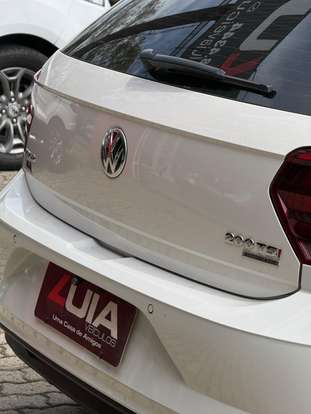 VOLKSWAGEN-POLO-2017