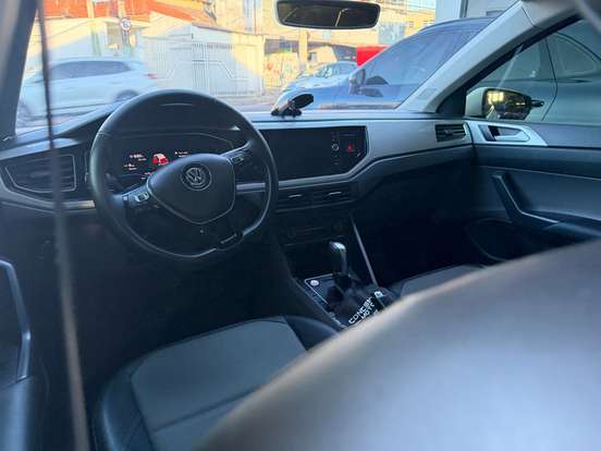 VOLKSWAGEN-POLO-2018