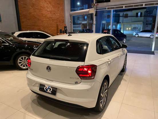 VOLKSWAGEN-POLO-2020
