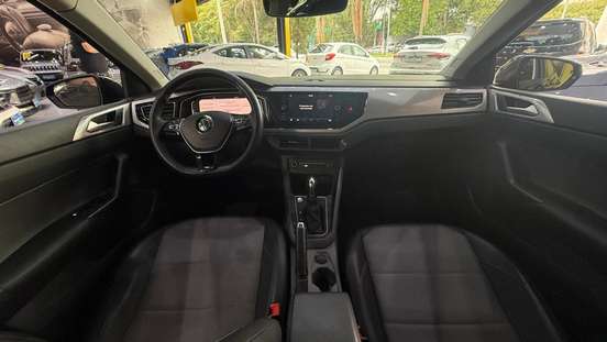 VOLKSWAGEN-POLO-2019