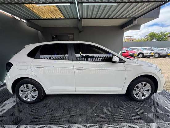 VOLKSWAGEN-POLO-1.0 MPI MANUAL VOLKSWAGEN-POLO-2023