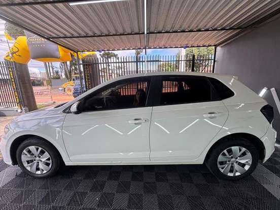 VOLKSWAGEN-POLO-2023