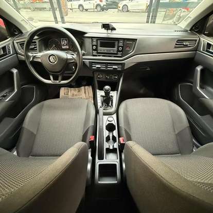 VOLKSWAGEN-POLO-2020