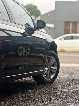 VOLKSWAGEN-POLO-2021