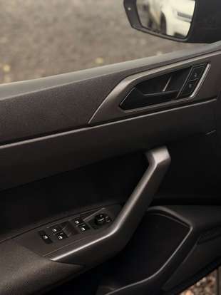 VOLKSWAGEN-POLO-2021