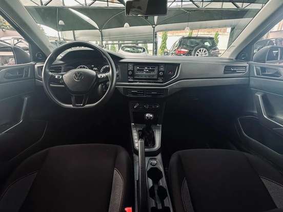 VOLKSWAGEN-POLO-2023