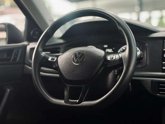 VOLKSWAGEN-POLO-2023