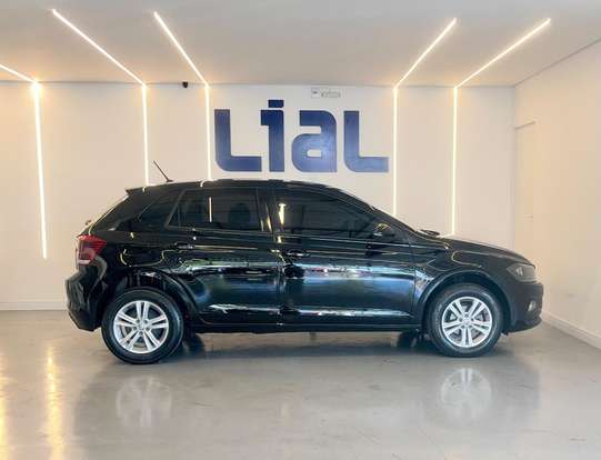 VOLKSWAGEN-POLO-2020