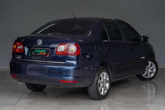 VOLKSWAGEN-POLO SEDAN-2012