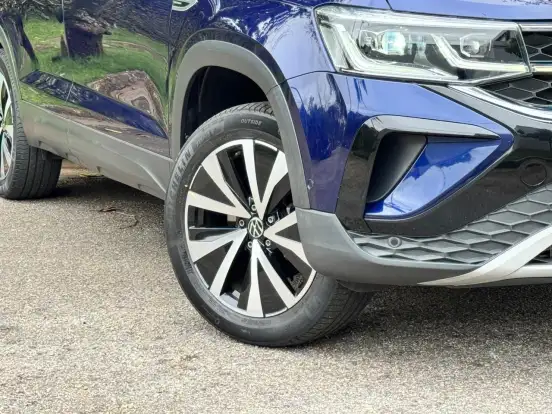 VOLKSWAGEN-TAOS-2023