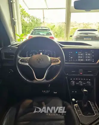 VOLKSWAGEN-TAOS-2021