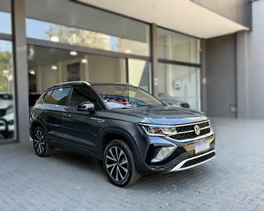 VOLKSWAGEN-TAOS-2023