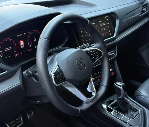 VOLKSWAGEN-TAOS-2023
