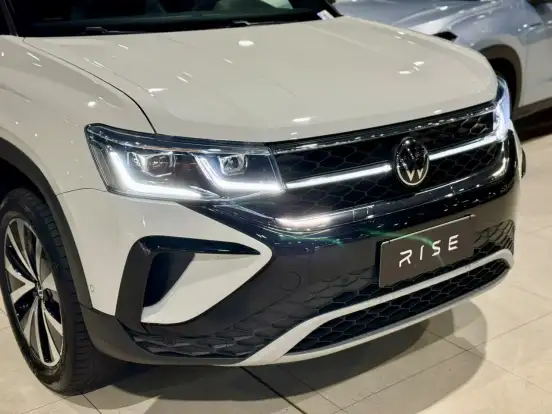 VOLKSWAGEN-TAOS-2023