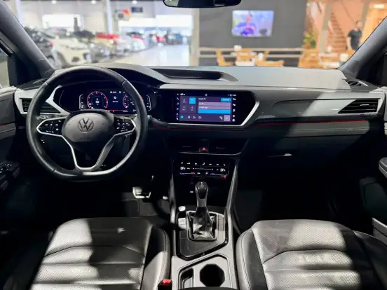 VOLKSWAGEN-TAOS-2023