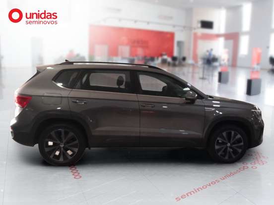 VOLKSWAGEN-TAOS-2024