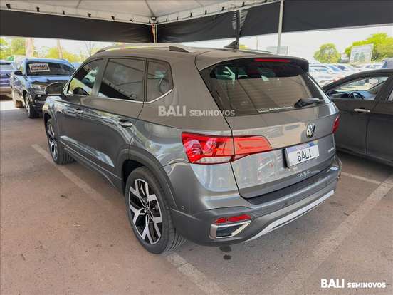 VOLKSWAGEN-TAOS-2024