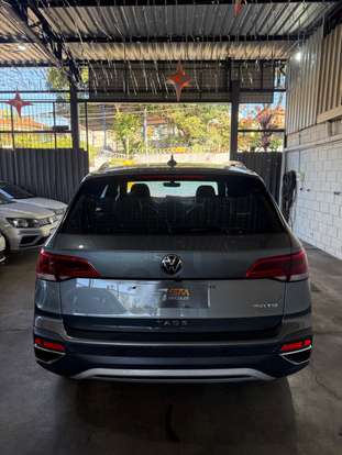 VOLKSWAGEN-TAOS-2022