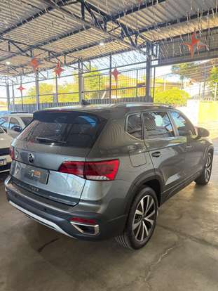 VOLKSWAGEN-TAOS-2022