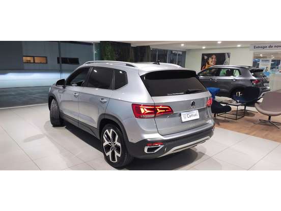 VOLKSWAGEN-TAOS-2024