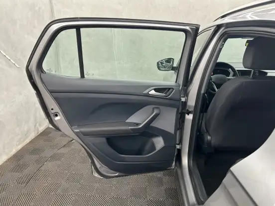 VOLKSWAGEN-T-CROSS-1.0 200 TSI TOTAL FLEX AUTOMÁTICO VOLKSWAGEN-T-CROSS-2024