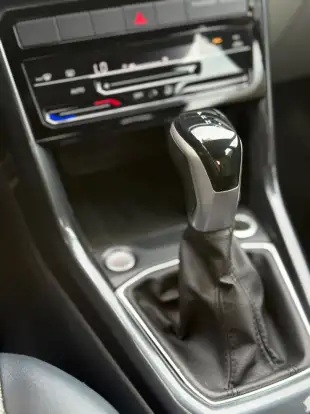 VOLKSWAGEN-T-CROSS-2024