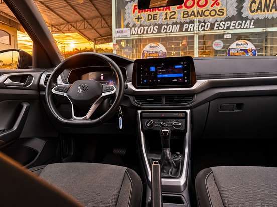 VOLKSWAGEN-T-CROSS-2024
