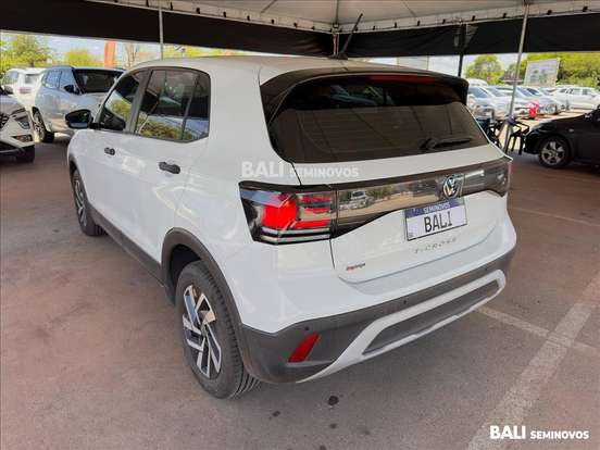VOLKSWAGEN-T-CROSS-2025