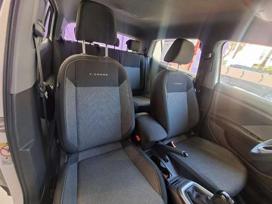 VOLKSWAGEN-T-CROSS-2025