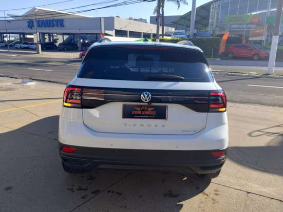 VOLKSWAGEN-T-CROSS-2021