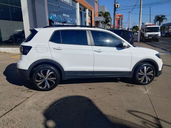 VOLKSWAGEN-T-CROSS-2021