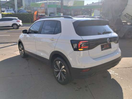 VOLKSWAGEN-T-CROSS-2021